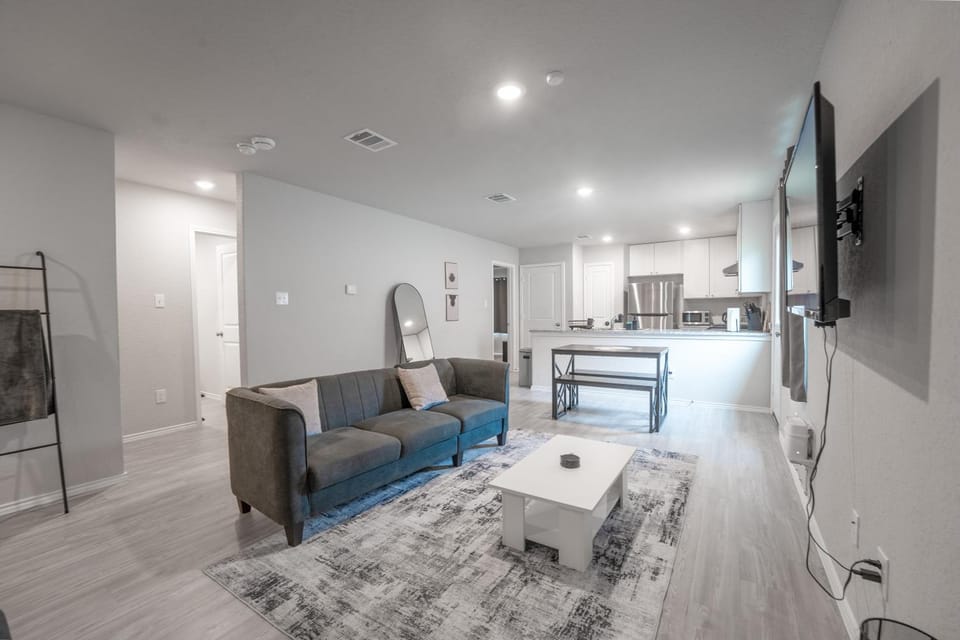 Chic Home near Botanical Garden House in San Antonio