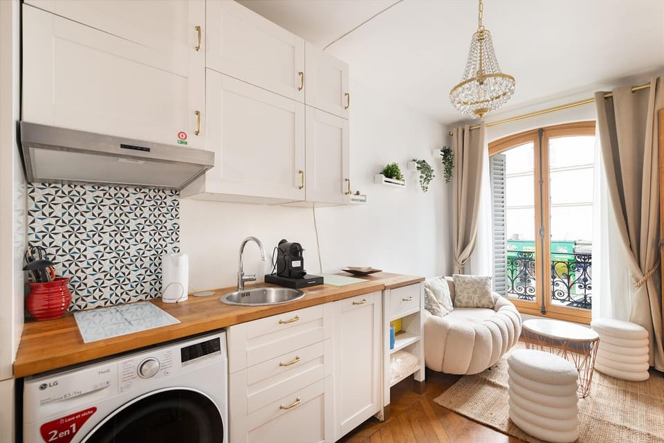 Living room, kitchen