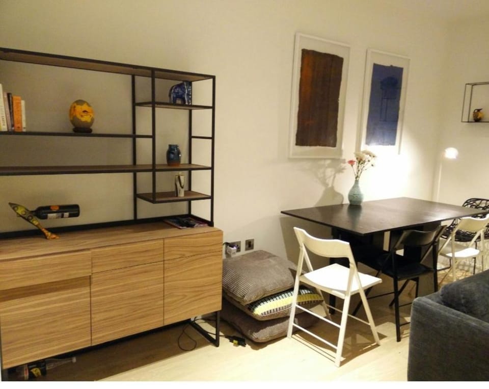 Private room in shared luxury canary wharf apartment - lgbtq friendly Vacation rental in London
