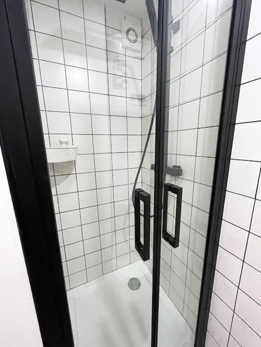 Studio Flowers - métro - wifi Apartment in Toulouse