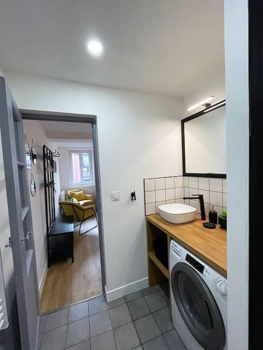 Studio Flowers - métro - wifi Apartment in Toulouse