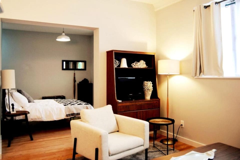 Trendy Studio in Prime South Philly Neighborhood Apartment in Philadelphia
