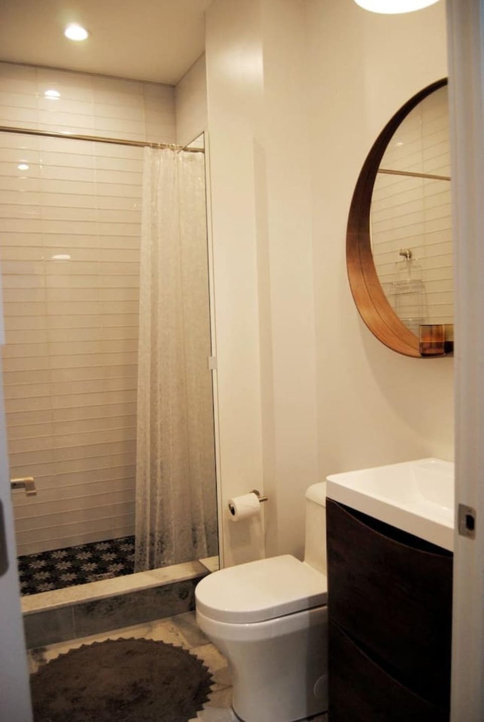 Trendy Studio in Prime South Philly Neighborhood Apartment in Philadelphia