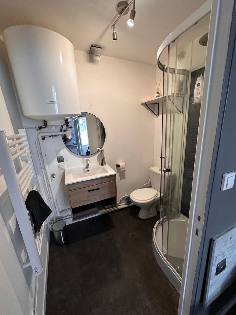 Shower, Toilet, Bathroom