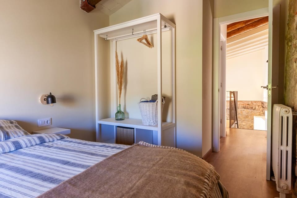 Bed, Photo of the whole room, Bedroom, wardrobe