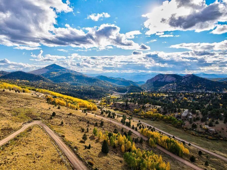 Monarch Landing, A Cozy Cabin w/360 Mountain Views Cabin in Colorado