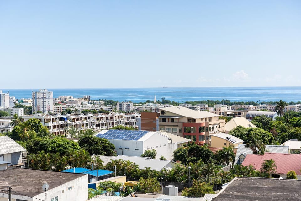Property building, Day, Neighbourhood, Natural landscape, Bird's eye view, View (from property/room), City view, Pool view, Sea view, Street view