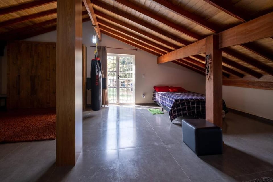 Casa de Campo com lazer , pássaros e muito verde. House in State of São Paulo