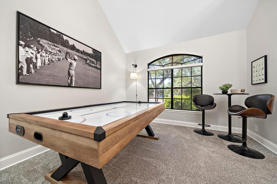 SA Golf Home Nr Six Flags Wi-Fi BBQ Games House in San Antonio