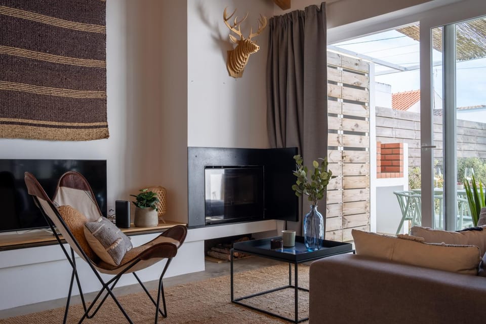TV and multimedia, Living room, Seating area, Evening entertainment