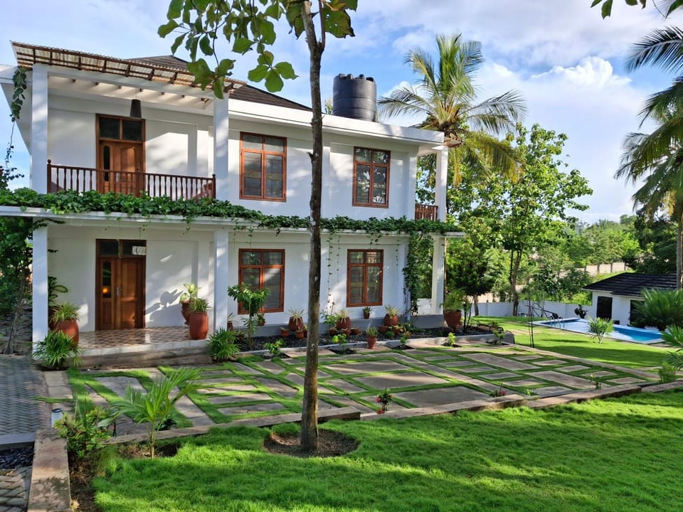 Property building, Neighbourhood, Garden, Garden view, Street view
