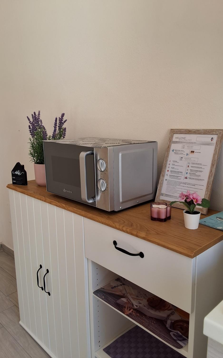 Kitchen or kitchenette