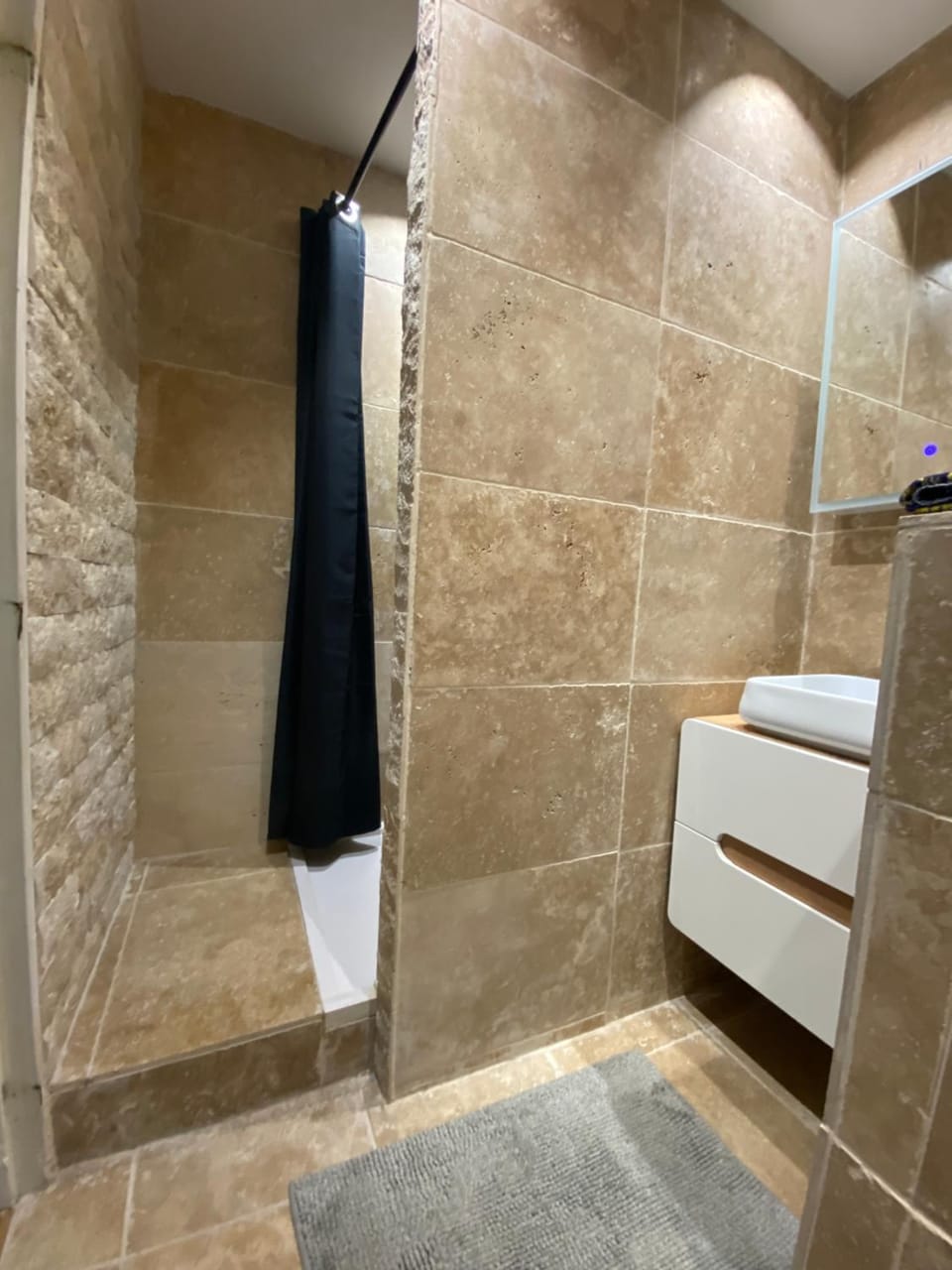Shower, Bathroom, towels