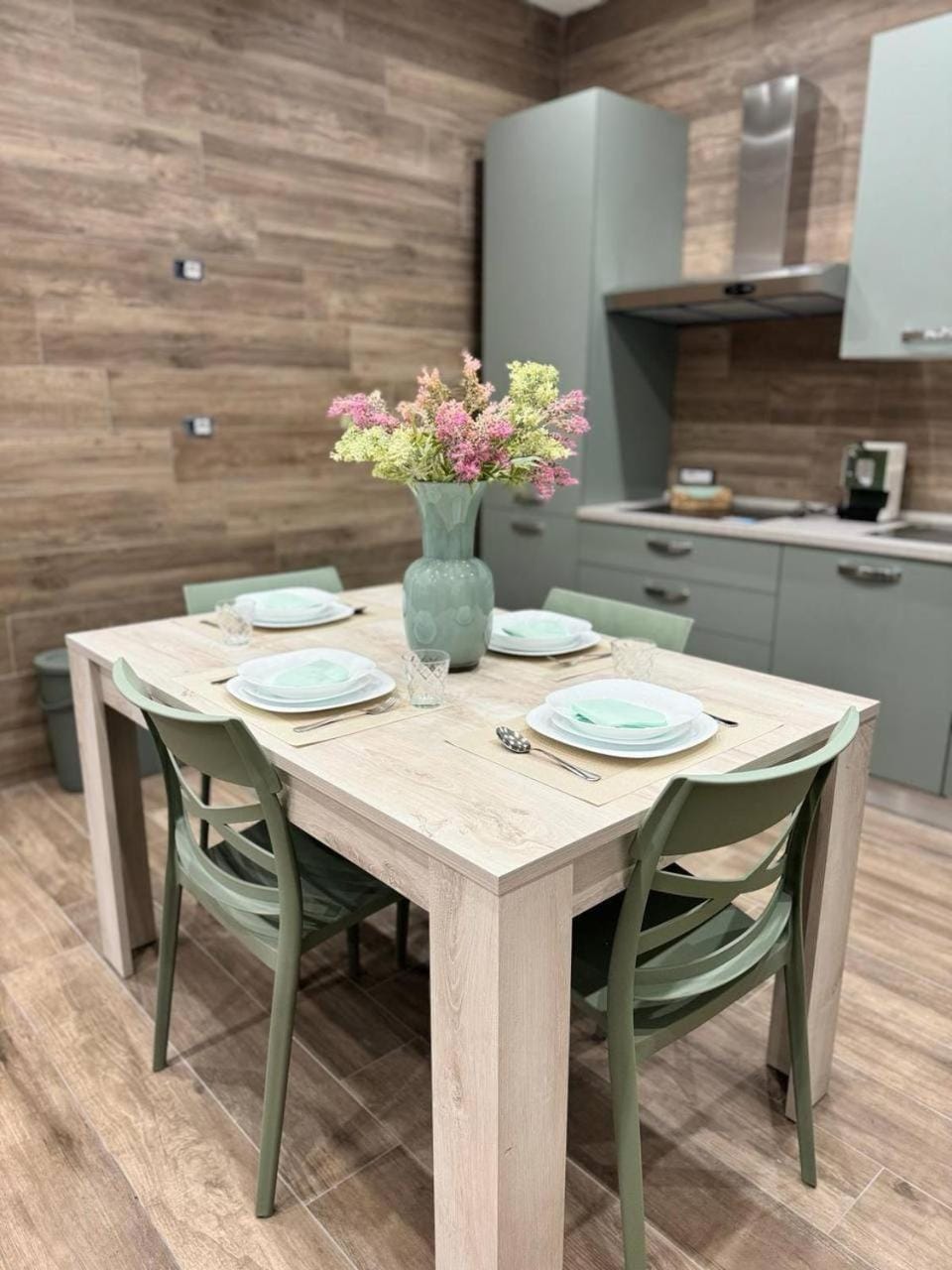 Kitchen or kitchenette, Dining area, pet friendly