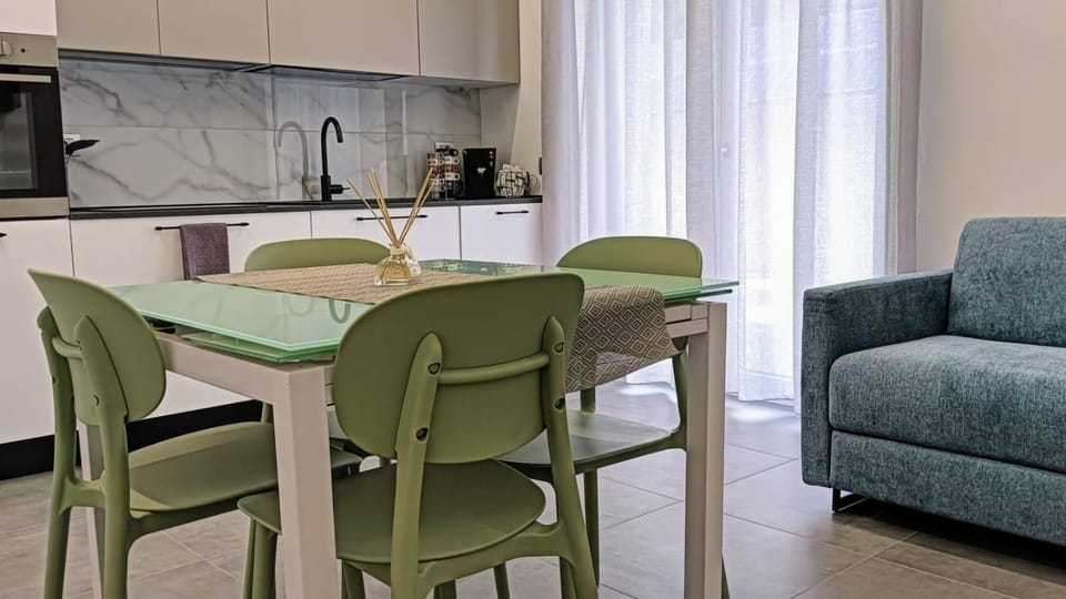 Kitchen or kitchenette, Living room, Dining area, kitchen