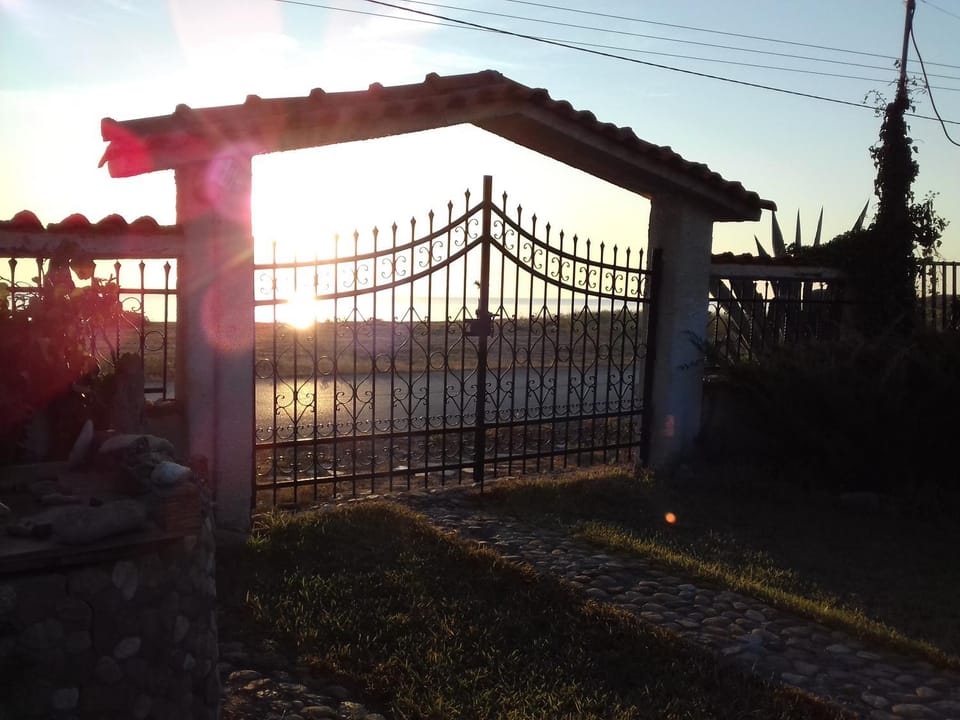 Facade/entrance, Sea view
