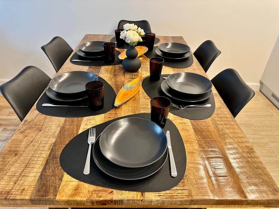 Food and drinks, Dining area