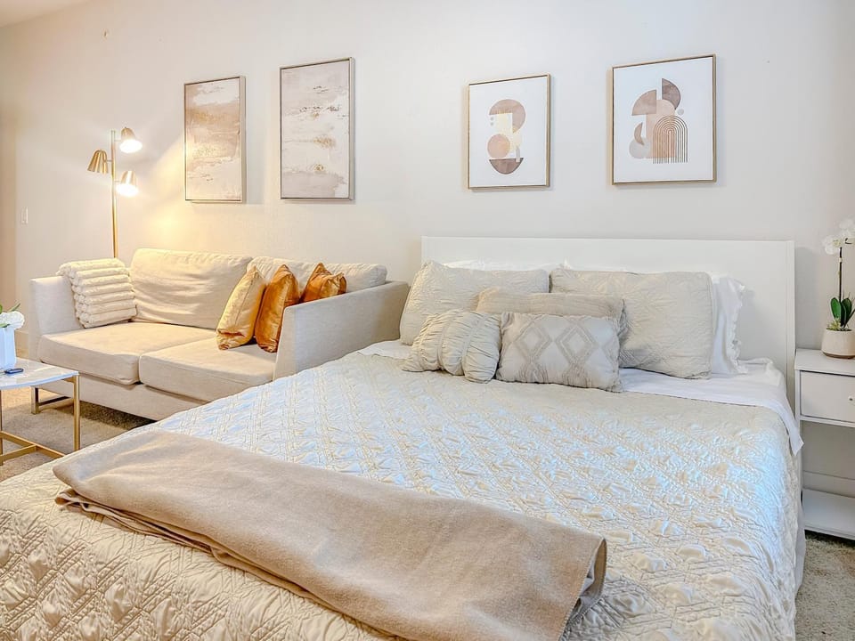 Luxury ApartStudio Marina Del Rey Pool, Gym, Parking, Jacuzzi, BBQ Apartment in Venice Beach