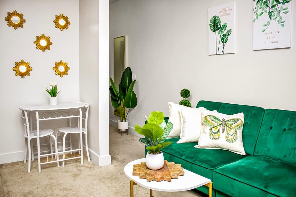 Luxury ApartStudio Marina Del Rey Pool, Gym, Parking, Jacuzzi, BBQ Apartment in Venice Beach