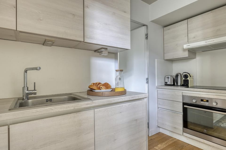Kitchen or kitchenette, kitchen