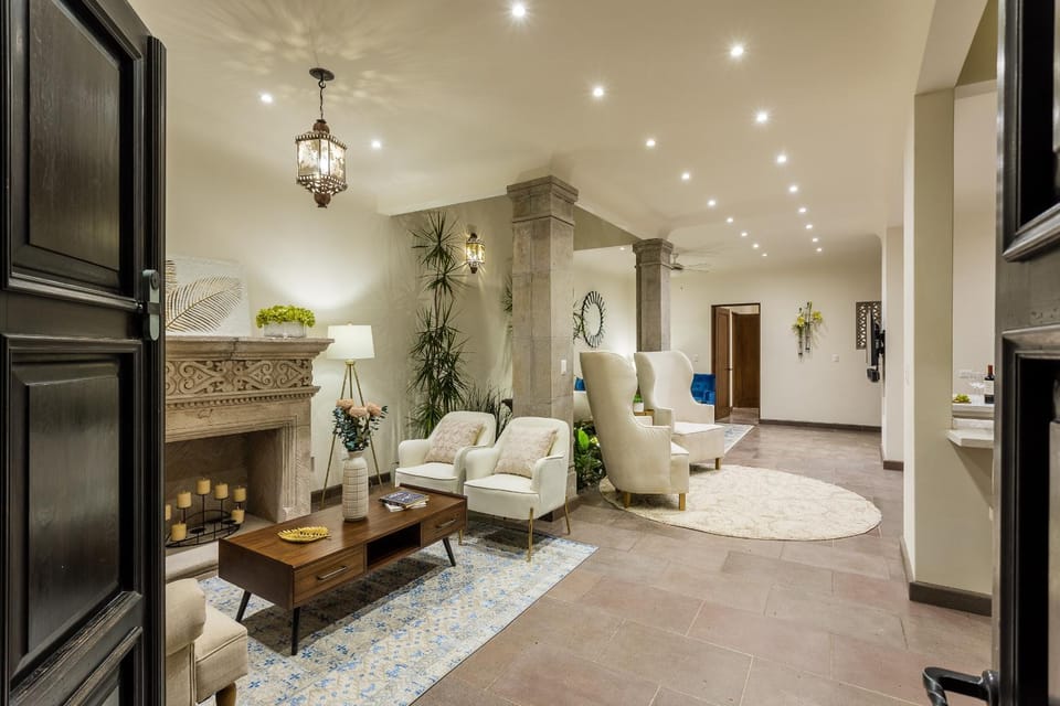 Facade/entrance, Living room, Seating area
