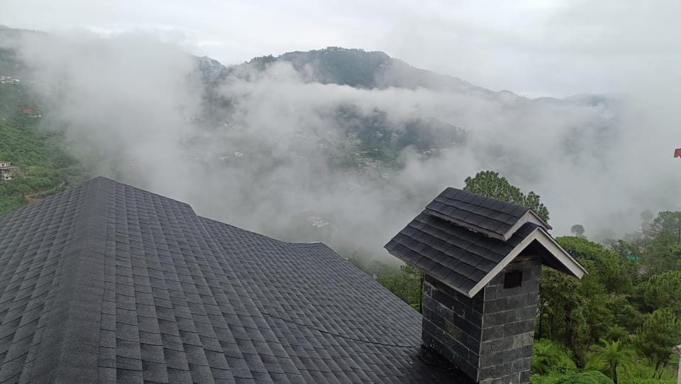 You and Me at Twin Oaks kasauli Apartment in Himachal Pradesh