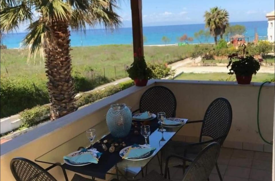 View (from property/room), Balcony/Terrace, Sea view