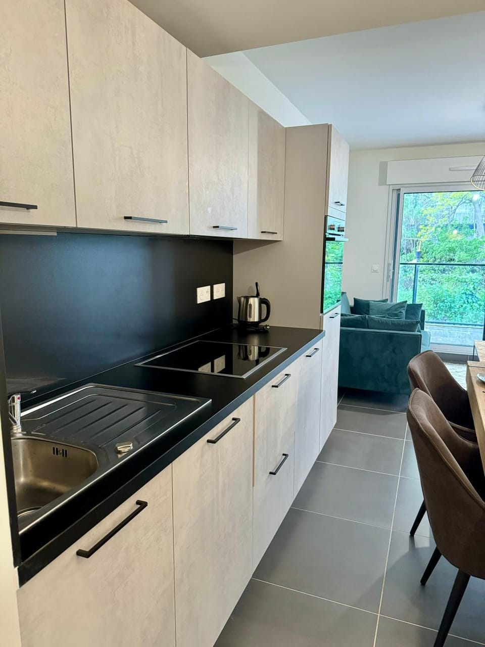 Kitchen or kitchenette, Dining area, dishwasher, minibar, pet friendly, stove