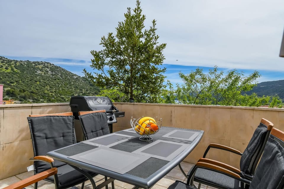 Balcony/Terrace, Landmark view