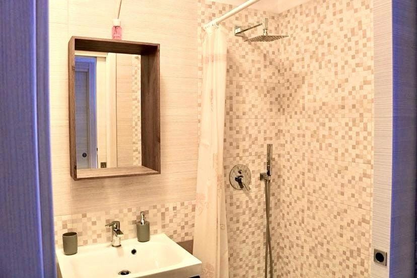 Shower, Bathroom