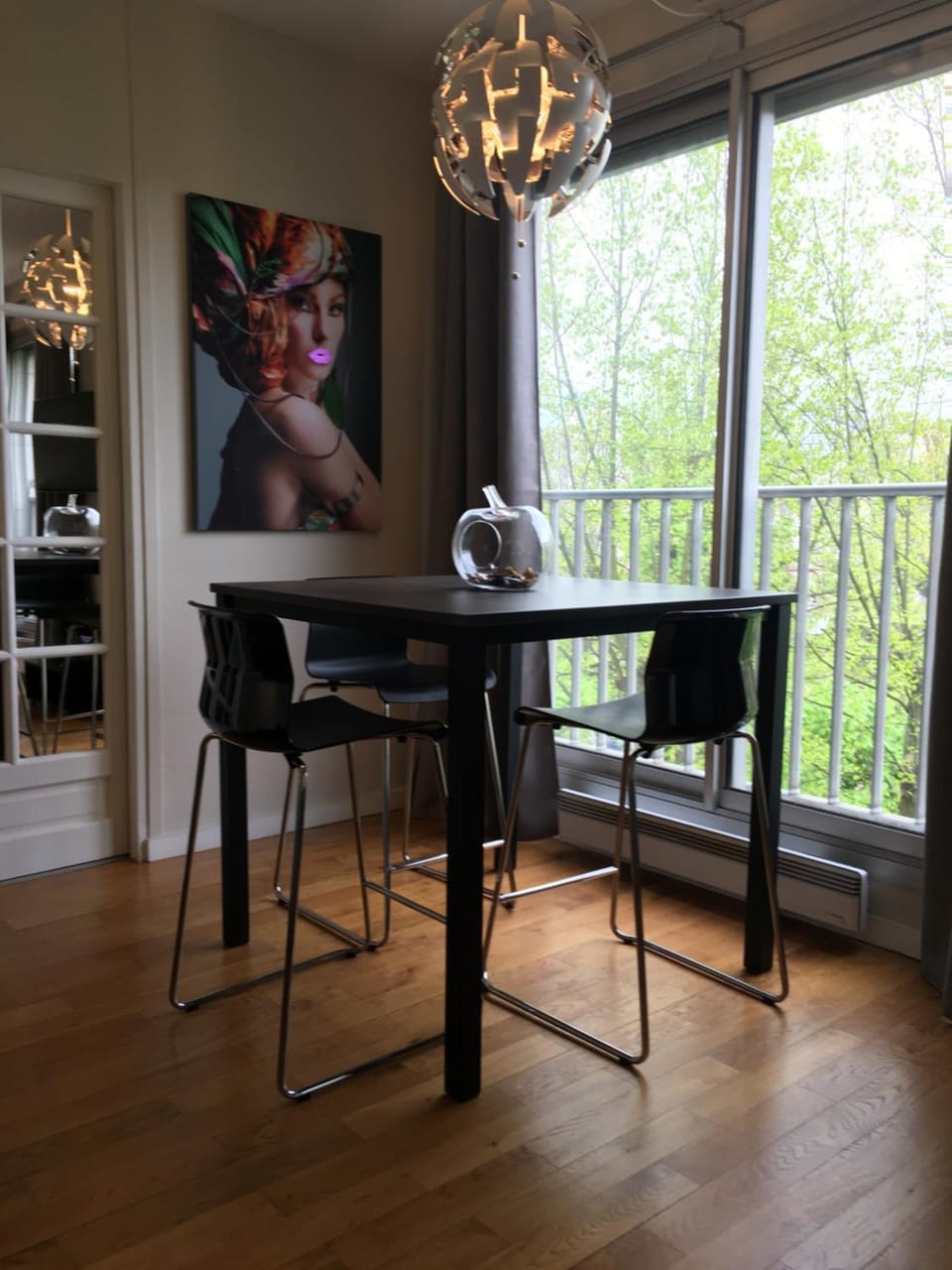 Grand Studio design avec parking Apartment in Courbevoie
