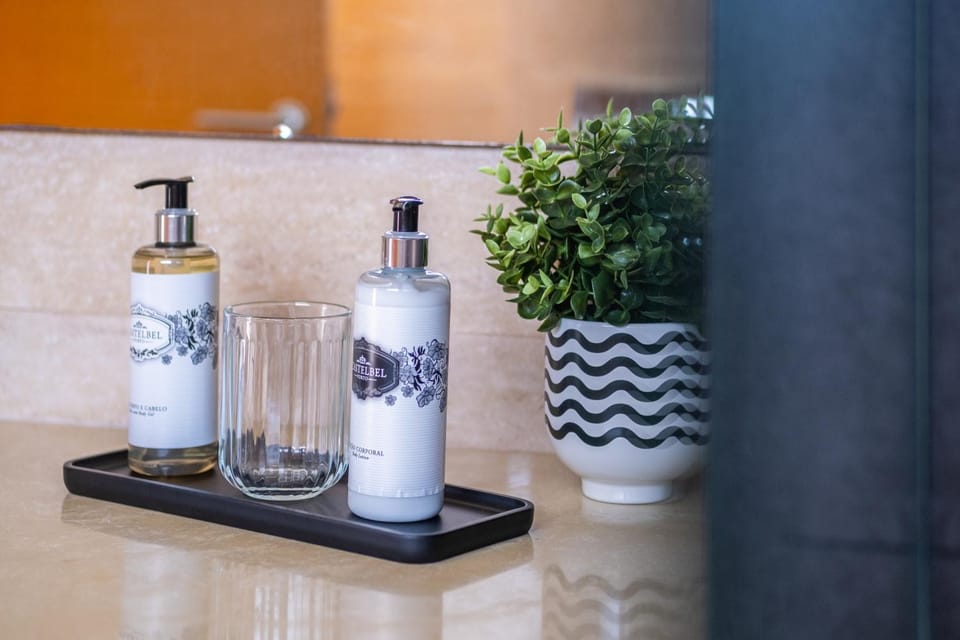 Bathroom, Decorative detail