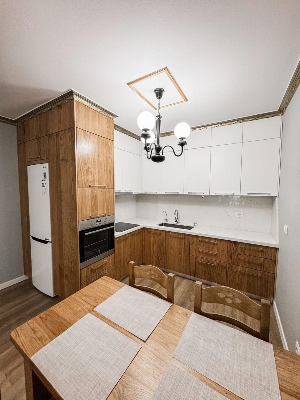 Kitchen or kitchenette, Photo of the whole room, Dining area, stove, kitchen