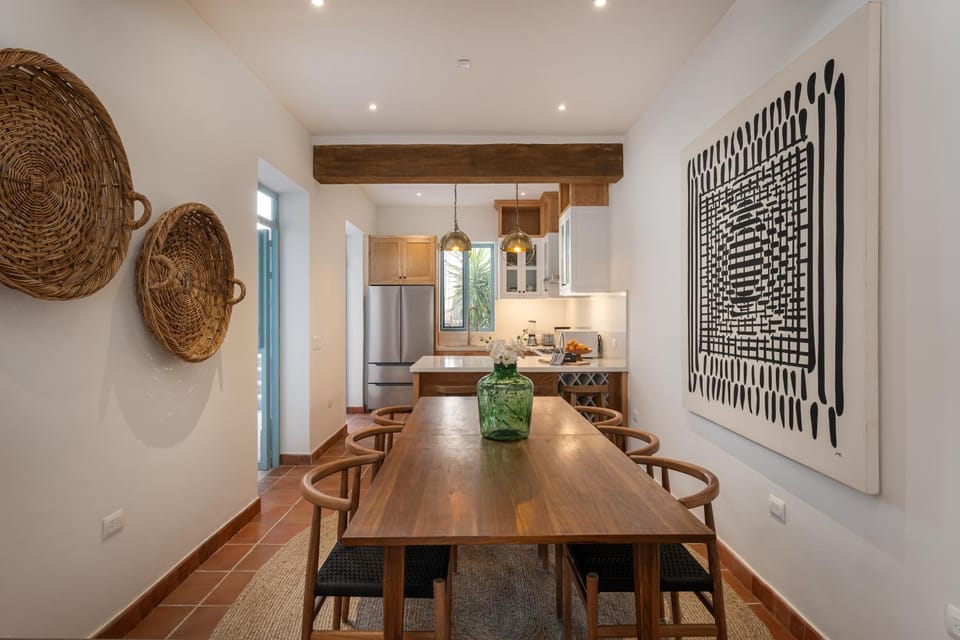 Dining area, kitchen