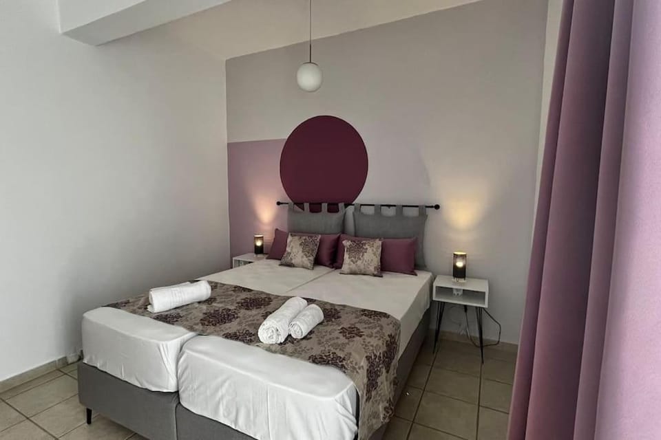 Bed, Balcony/Terrace, Photo of the whole room, Bedroom, towels