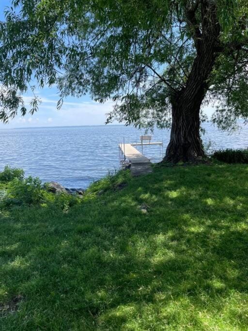 Hickory Hideaway Cozy 2-Bedroom Home on Lake Winnebago House in Oshkosh