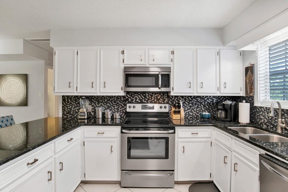 Southern Island Charm House in Dauphin Island
