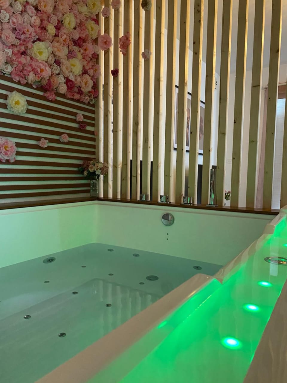 Apparemment jacuzzi balnéo centre de Bordeaux Apartment in Bordeaux