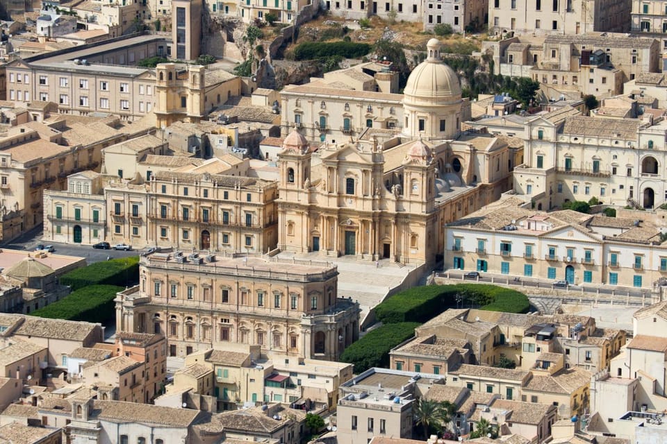 Nearby landmark, Bird's eye view