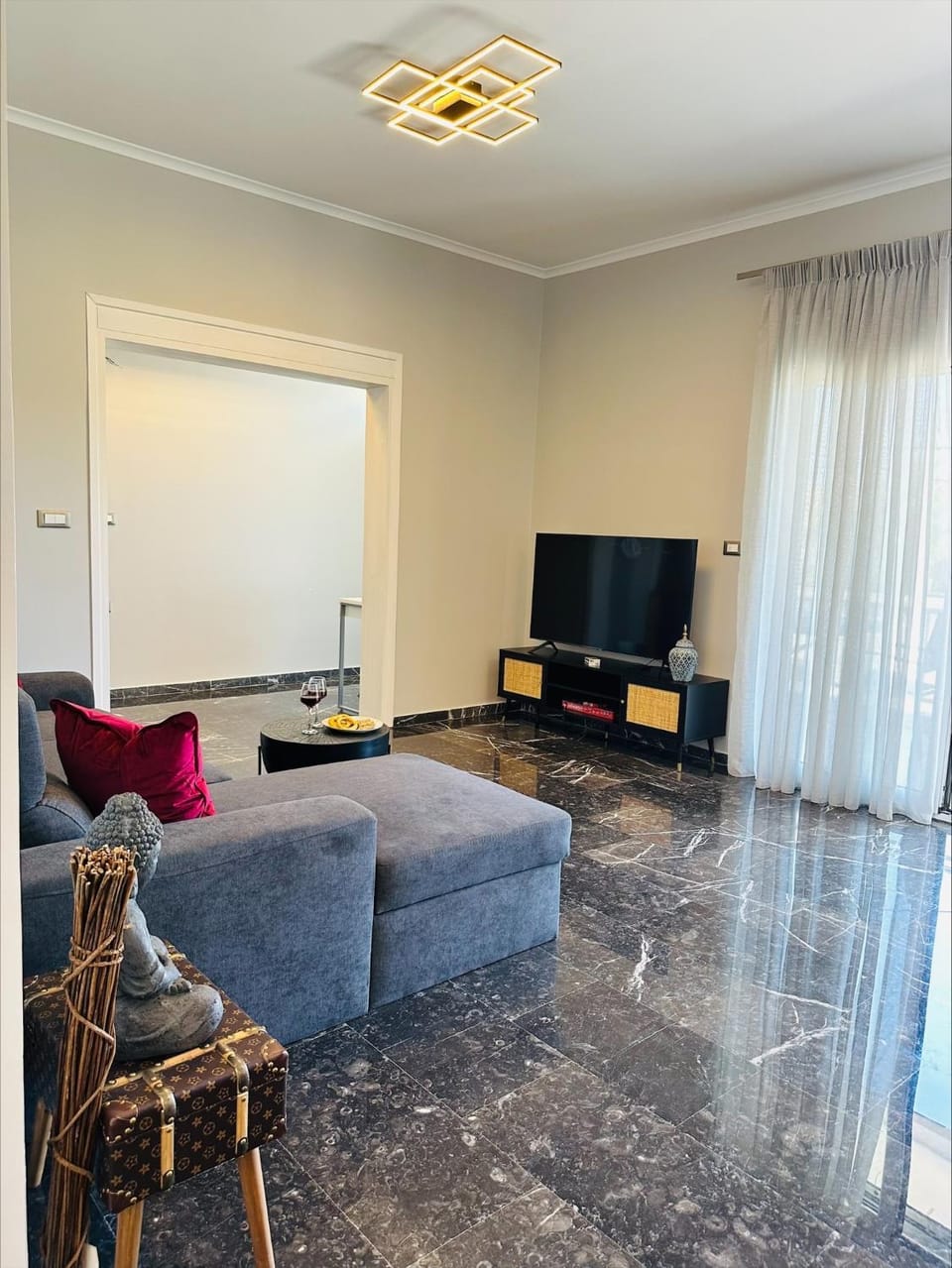 TV and multimedia, Living room, Seating area