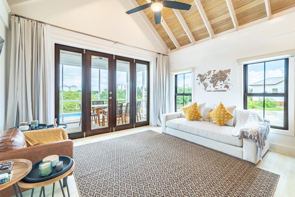 Casa Serena and Mistico Beach Club plus Boat Shuttle Villa in San Pedro