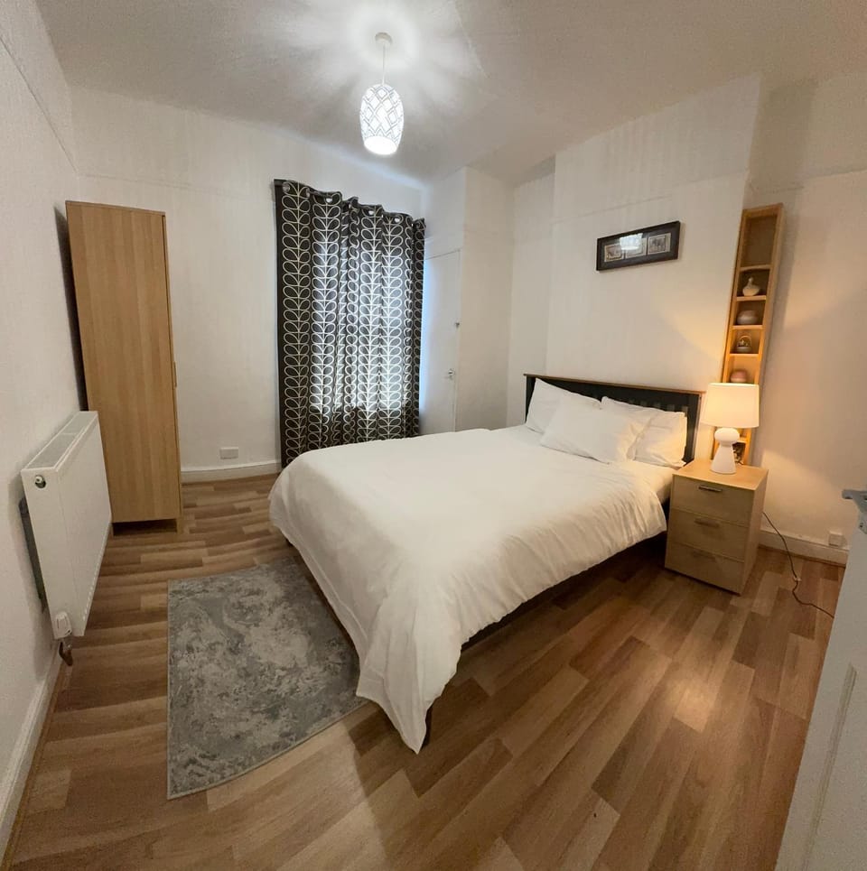 Bedroom, wardrobe