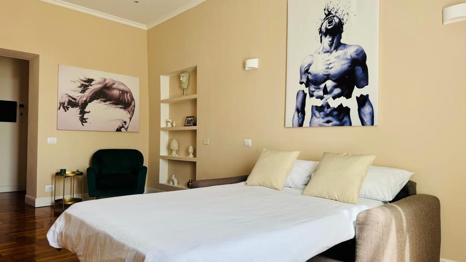Bed, Photo of the whole room, Decorative detail