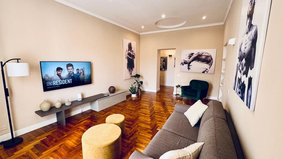 TV and multimedia, Living room, Seating area