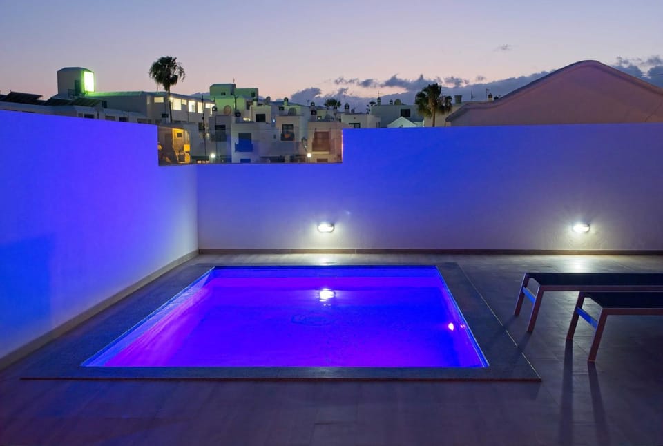 Night, View (from property/room), Balcony/Terrace, Balcony/Terrace, Pool view, Swimming pool, Swimming pool, sunbed