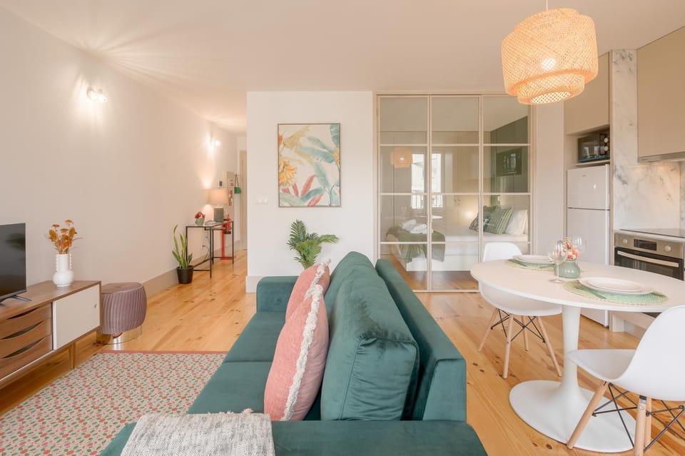 Kitchen or kitchenette, Living room, Dining area, stove