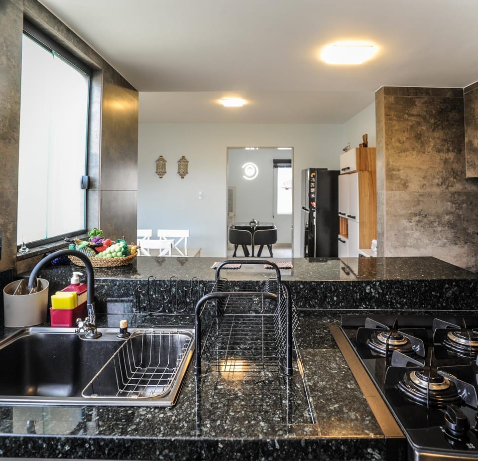 Kitchen or kitchenette, pet friendly, stove