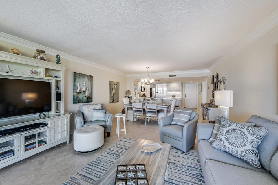 Edgewater 409 - Gulf Views! Beach & Pool Access! House in Miramar Beach