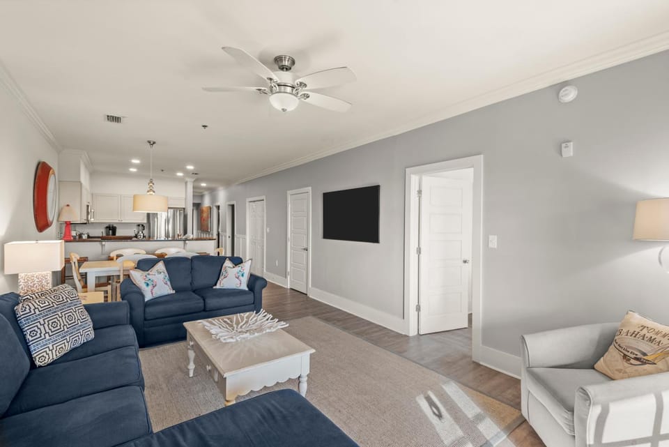 Newly Renovated Village Condo! Easy Beach & Pool Access! House in Rosemary Beach