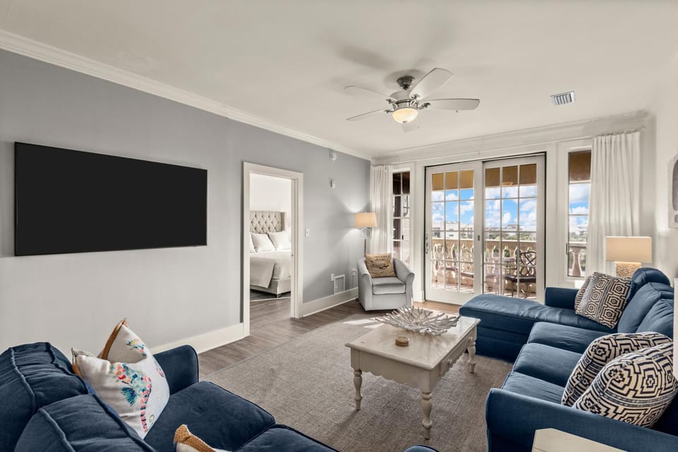 Newly Renovated Village Condo! Easy Beach & Pool Access! House in Rosemary Beach